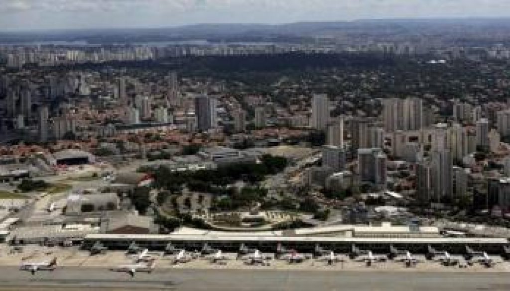 Imagen de archivo de unos aviones en el aeropuerto de Congonhas en Sao Paulo, Brasil