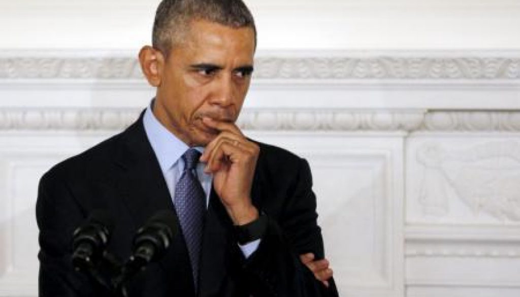 En la imagen, el presidente de Estados Unidos, Barack Obama, escucha una pregunta durante una reunión en la Casa Blanca en Washington. 22 de febrero, 2016.
