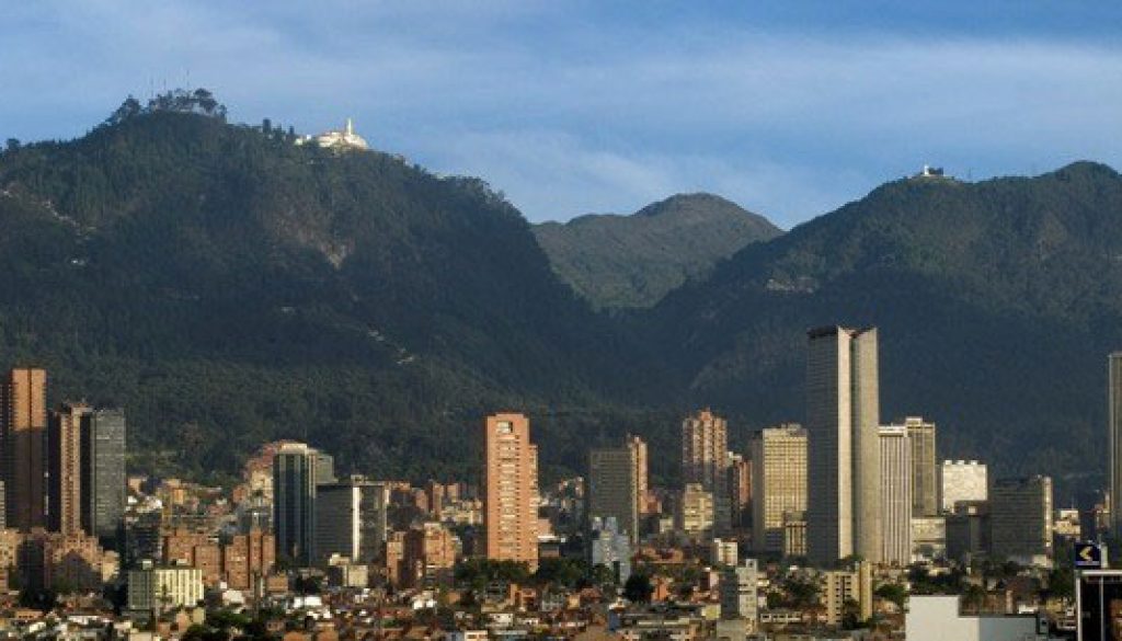 Cerro de Monserrate y Cerro de Guadalupe - Diez lugares para visitar gratis en el centro de Bogotá Radio Universitaria URepublicanaRadio foto vía Alcaldía de Bogotá
