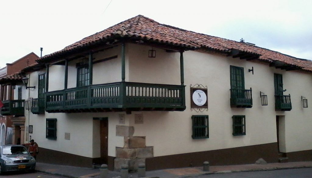 Fundación Gilberto Alzate Avendaño - Diez lugares para visitar gratis en el centro de Bogotá Radio Universitaria URepublicanaRadio foto vía Wikipedia