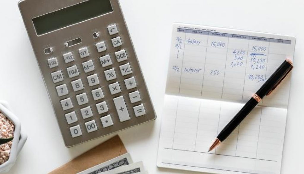 Cursos_gratis_y_virtuales_para_los_amantes_de_la_administracion_y_los_negocios_URepublicacanaRadio_emisora_radio_universitaria_estudiar_bogota_colombia_imag9